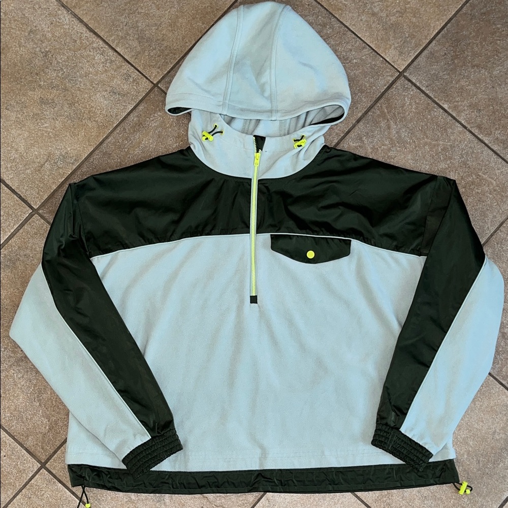 Athleta Zion Microfleece 1/2 Zip Pullover Hoodie green/ mint size Medium